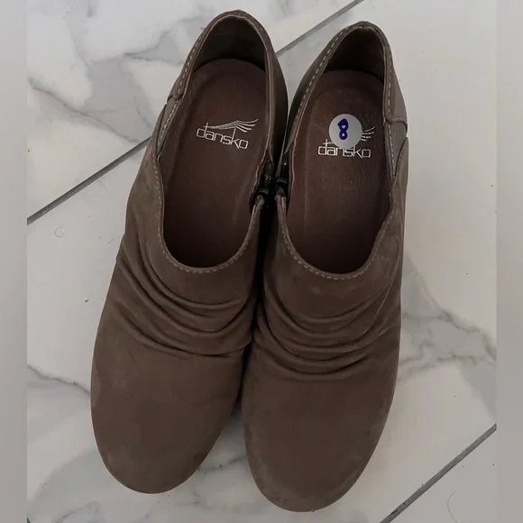 DANSKO soft tan leather wedge ankle booties - Picture 4 of 12